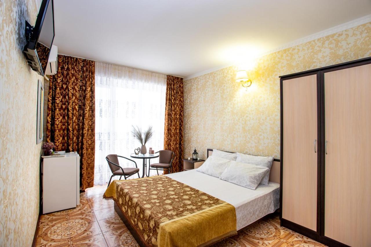 Hotel Олимп Zaliznyi Port Exterior foto