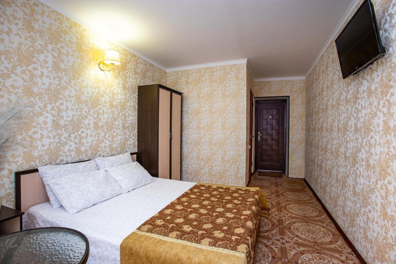 Hotel Олимп Zaliznyi Port Exterior foto