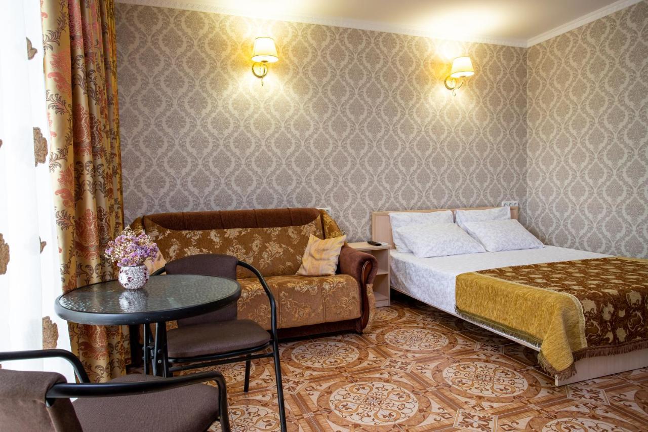 Hotel Олимп Zaliznyi Port Exterior foto